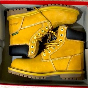 Eddie Bauer men’s boot